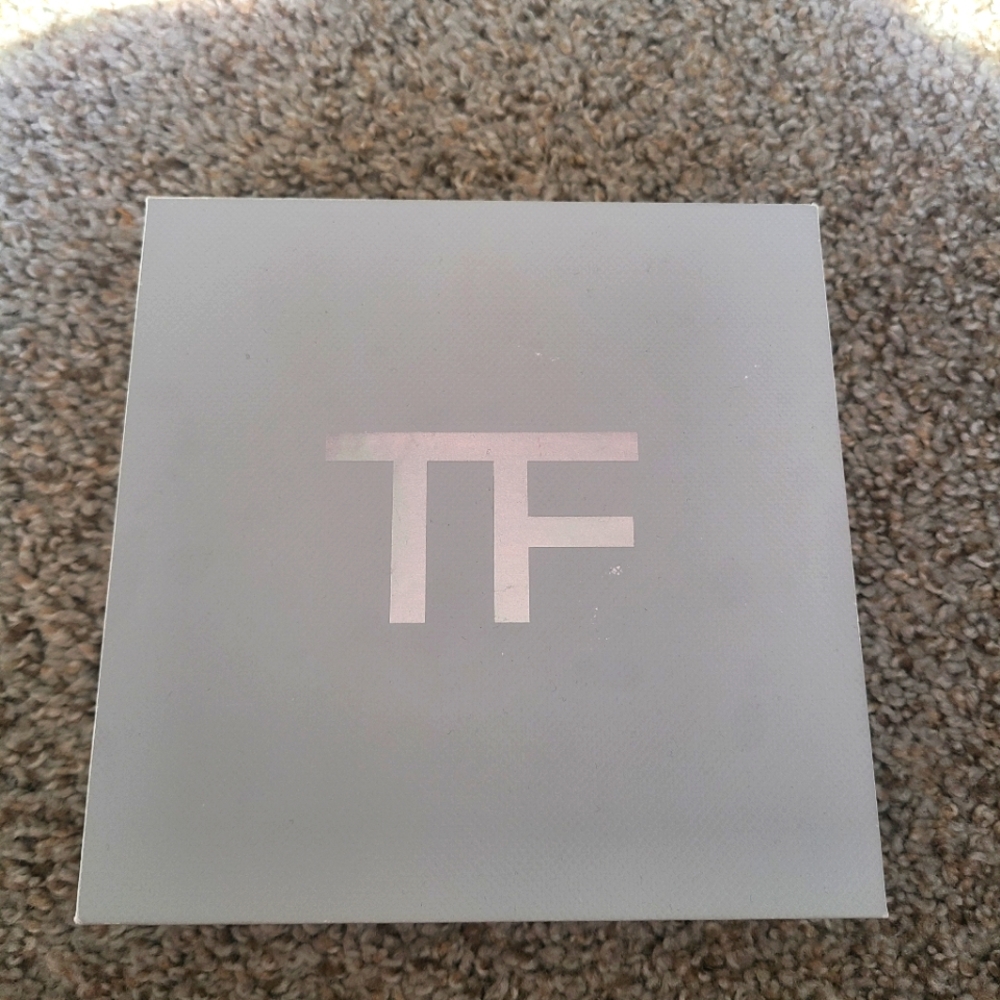 TOM FORD  box